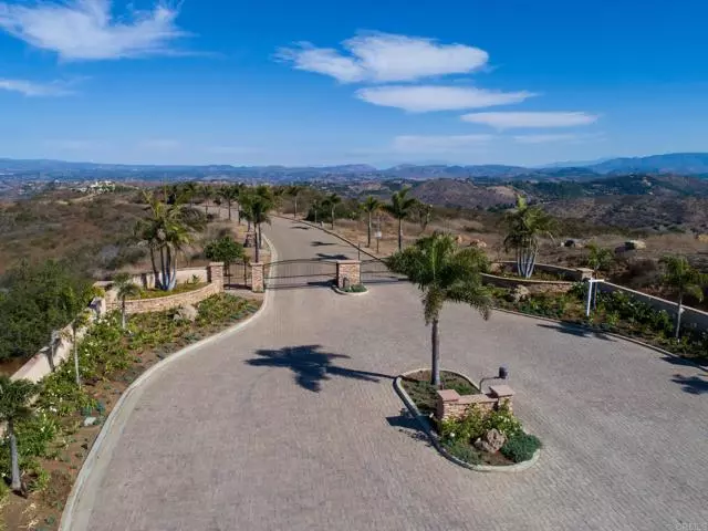 2418 Panoramic, Vista, CA 92084