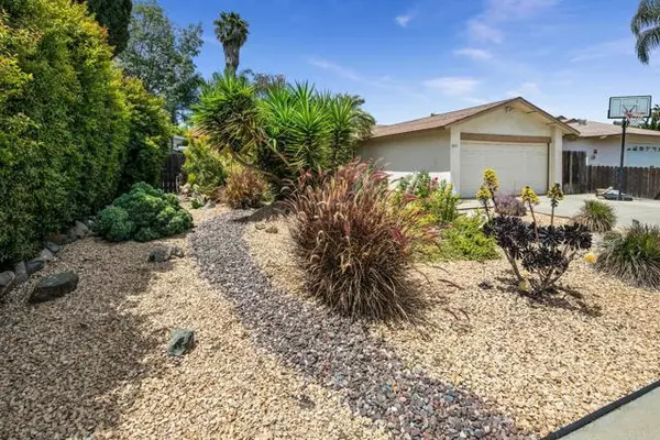 825 Buchanan Street, Escondido, CA 92027