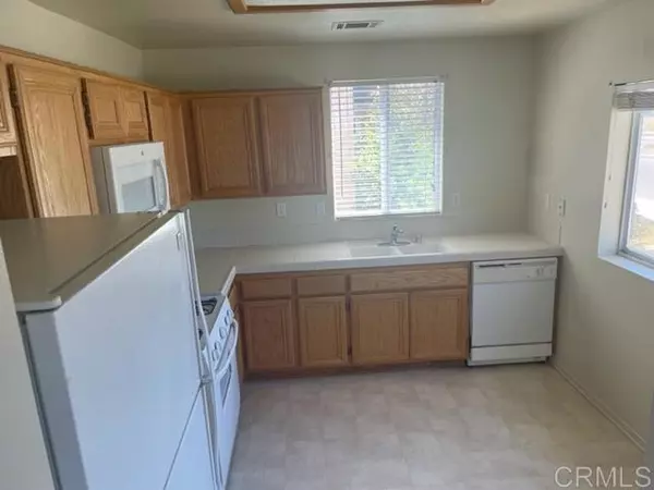 Apple Valley, CA 92308,11556 Oak Street