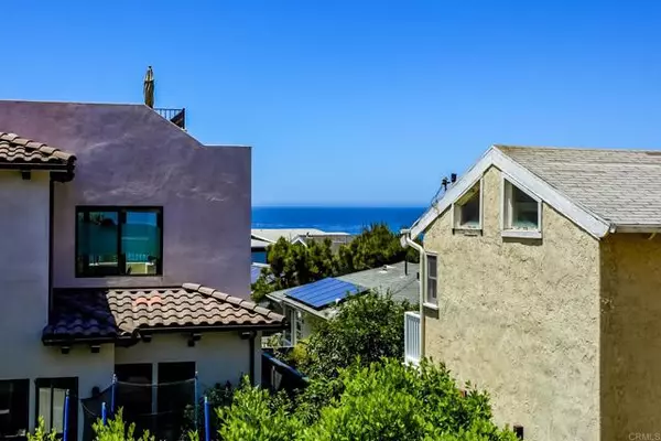 La Jolla, CA 92037,5726 La Jolla Boulevard #204