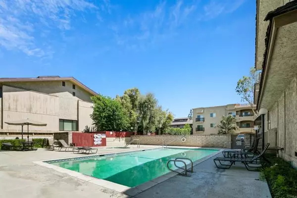 Northridge, CA 91326,10346 Zelzah Ave #8