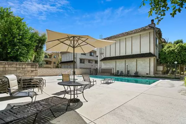 Northridge, CA 91326,10346 Zelzah Ave #8