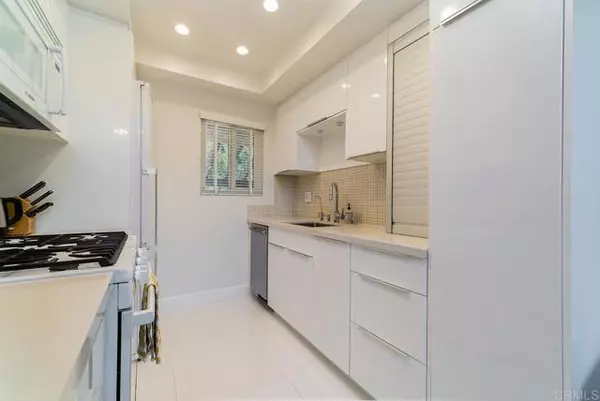 Playa Del Rey, CA 90293,8114 Manitoba Street #204