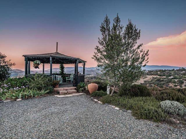 30568 Roadrunner Ridge, Valley Center, CA 92082