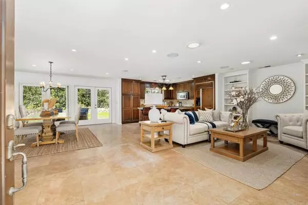 Rancho Santa Fe, CA 92091,16902 Via de Santa Fe #6