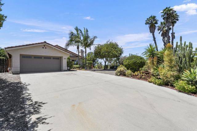 380 Whispering Brook Drive, Vista, CA 92083