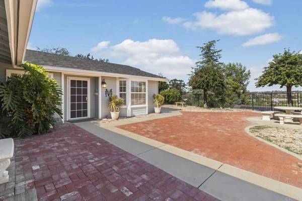 725 6th Street, Ramona, CA 92065