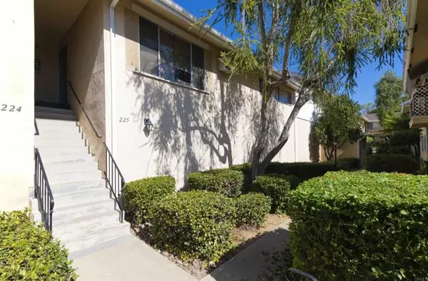 4800 Williamsburg Lane #224, La Mesa, CA 91942