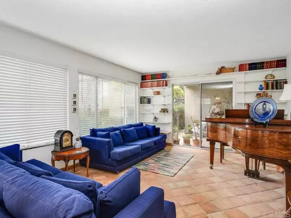 930 Via Mil Cumbres #177, Solana Beach, CA 92075