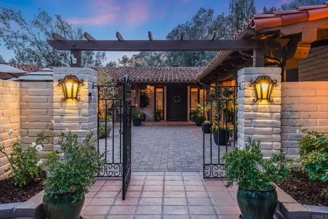 Rancho Santa Fe, CA 92067,4448 La Orilla