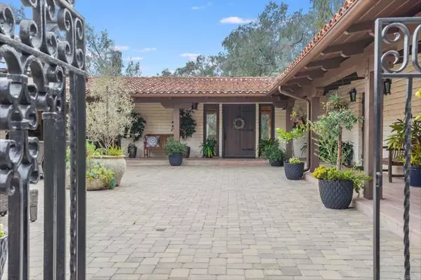 Rancho Santa Fe, CA 92067,4448 La Orilla