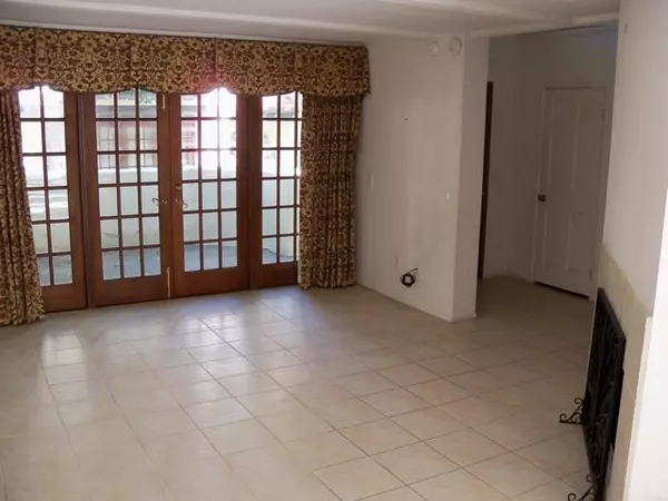 La Jolla, CA 92037,8662 Villa La Jolla Drive ## 3