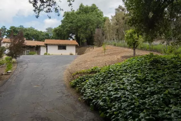 1957 Bluebell Lane, Fallbrook, CA 92028