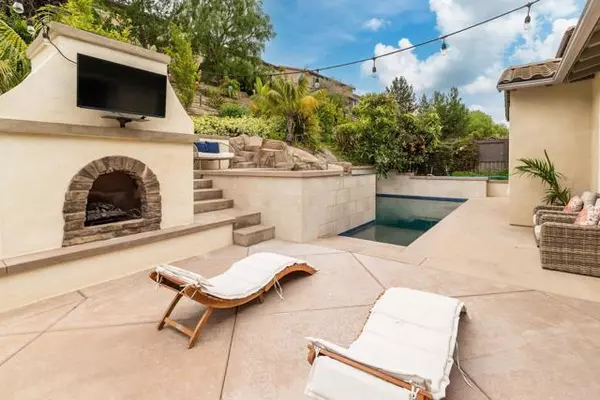 521 Adobe Estates Drive, Vista, CA 92083