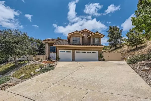 1739 COUNTRYSIDE Dr, Vista, CA 92081