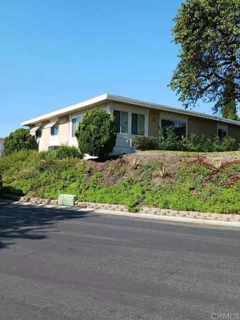 Oceanside, CA 92057,3747 Vista Campana S. #28