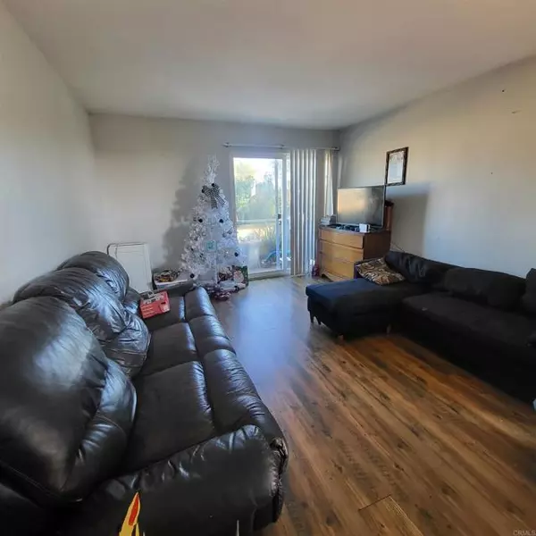 Fallbrook, CA 92028,868 E ALVARADO #3