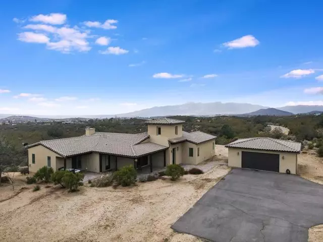 Anza, CA 92539,36737 Penny Lane