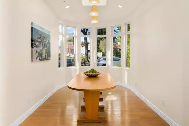 2608 Washington Avenue, Santa Monica, CA 90403