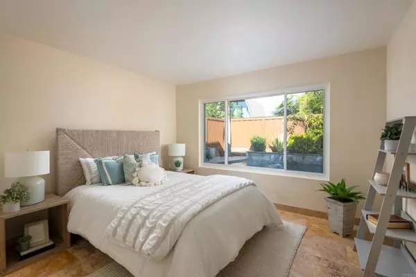 Rancho Santa Fe, CA 92091,3852 Avenida Feliz