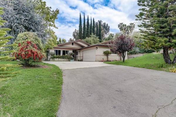 725 W Winterhaven Road, Fallbrook, CA 92028