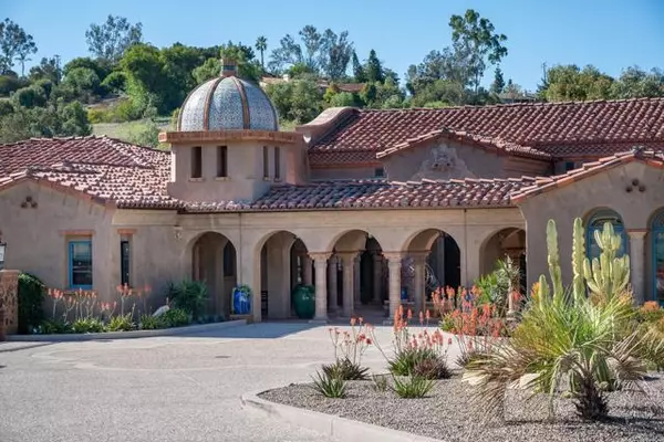 Rancho Santa Fe, CA 92067,5631 El Camino Del Norte