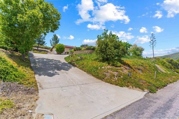 23713 Vista Ramona Road, Ramona, CA 92065