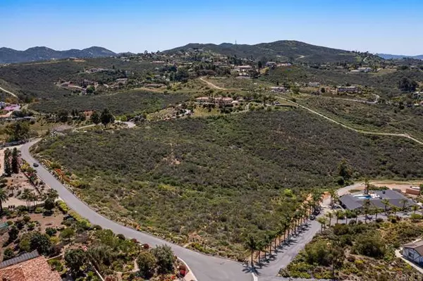 0 Elevado, Vista, CA 92084