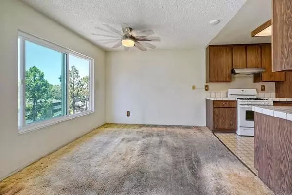 Oceanside, CA 92057,4241 Mesa Vista Way #5