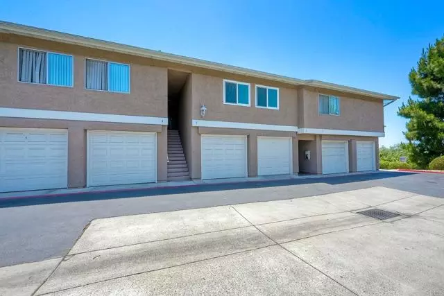 Oceanside, CA 92057,4241 Mesa Vista Way #5