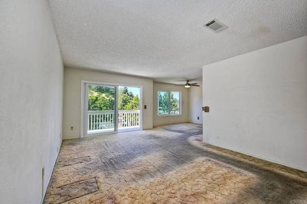 Oceanside, CA 92057,4241 Mesa Vista Way #5