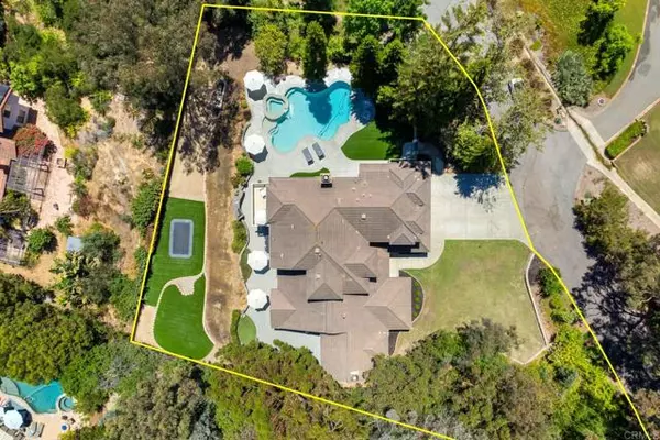 804 Woodside Lane, Encinitas, CA 92024