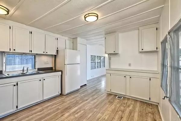 Encinitas, CA 92024,699 N Vulcan #1