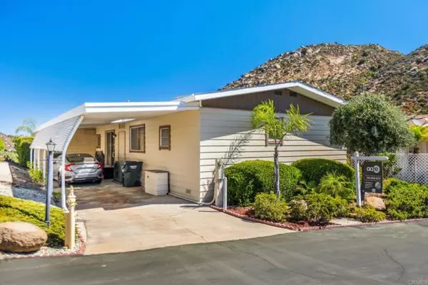 Escondido, CA 92026,8975 Lawrence Welk #146