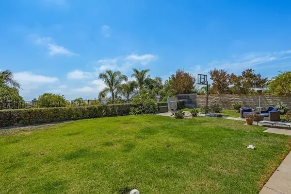 Carlsbad, CA 92011,6743 Barberry Place