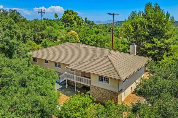 25913 Jesmond Dene Road, Escondido, CA 92026