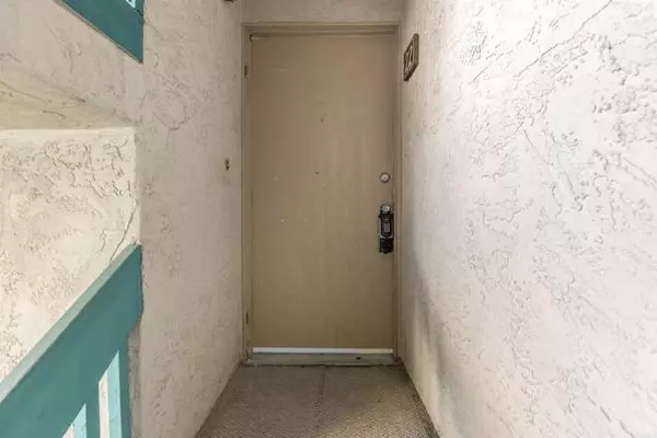 San Marcos, CA 92069,3427 CAPALINA RD #22