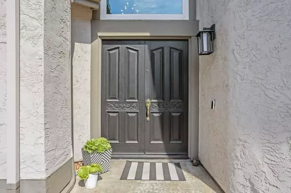 1658 Honeysuckle Court, Encinitas, CA 92024