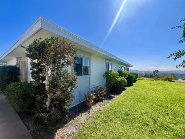 Oceanside, CA 92057,3747 Vista Campana #21