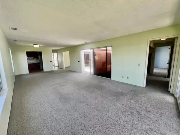 Oceanside, CA 92057,3747 Vista Campana #21