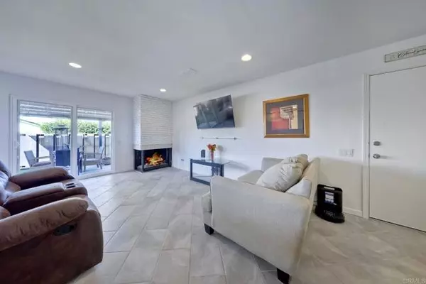 270 Holiday Way, Oceanside, CA 92057