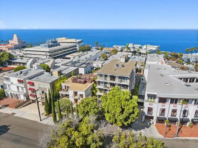 La Jolla, CA 92037,1250 Cave Street #3