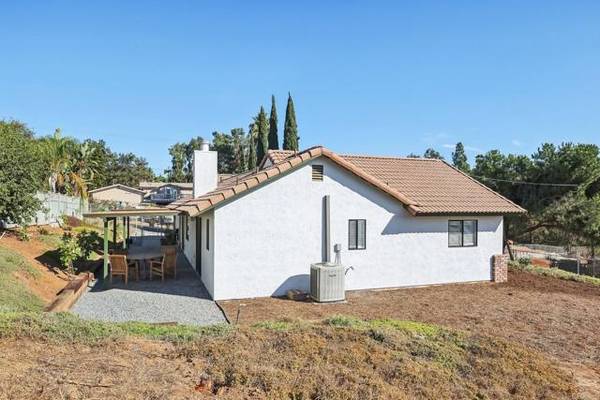 Fallbrook, CA 92028,1340 Via Feliz