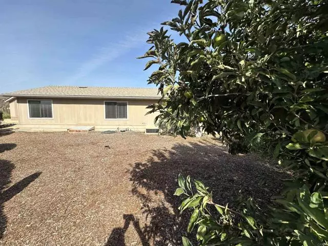 5104 Weymouth Way, Oceanside, CA 92057