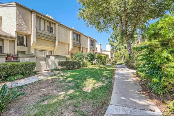 3253 Caminito Eastbluff #28, La Jolla, CA 92037