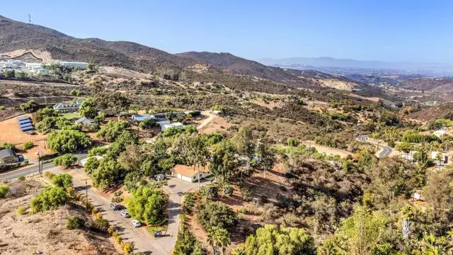 San Marcos, CA 92069,3712 Twin Oaks Crest Drive