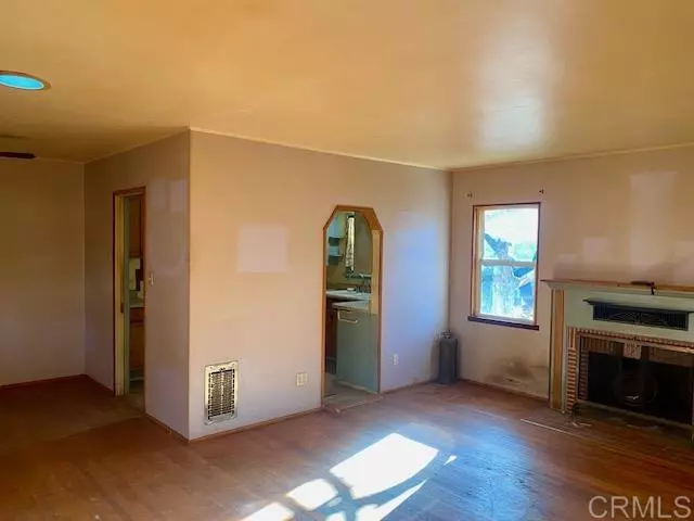 142 Camino Corto, Vista, CA 92083