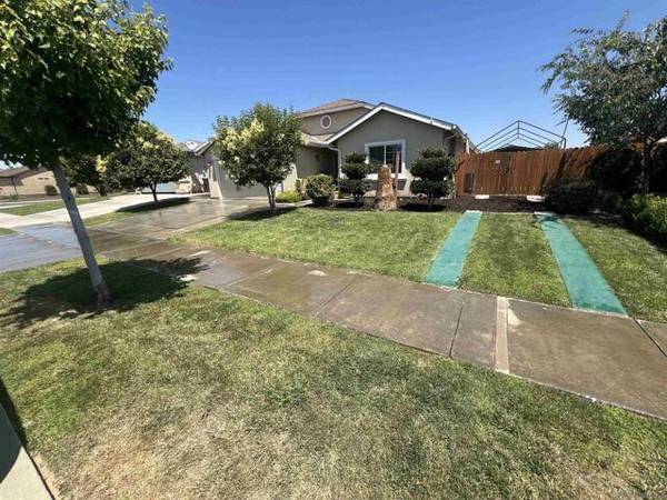 423 Rhianon Drive, Merced, CA 95341