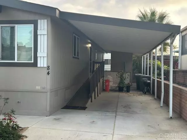 245 W BOBIER DR #84, Vista, CA 92083