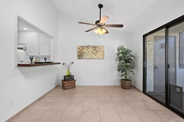 Vista, CA 92081,942 Lupine Hills Drive #43